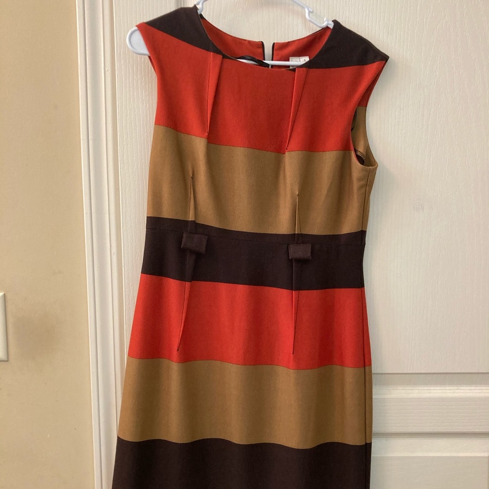 Sleeveless work dress